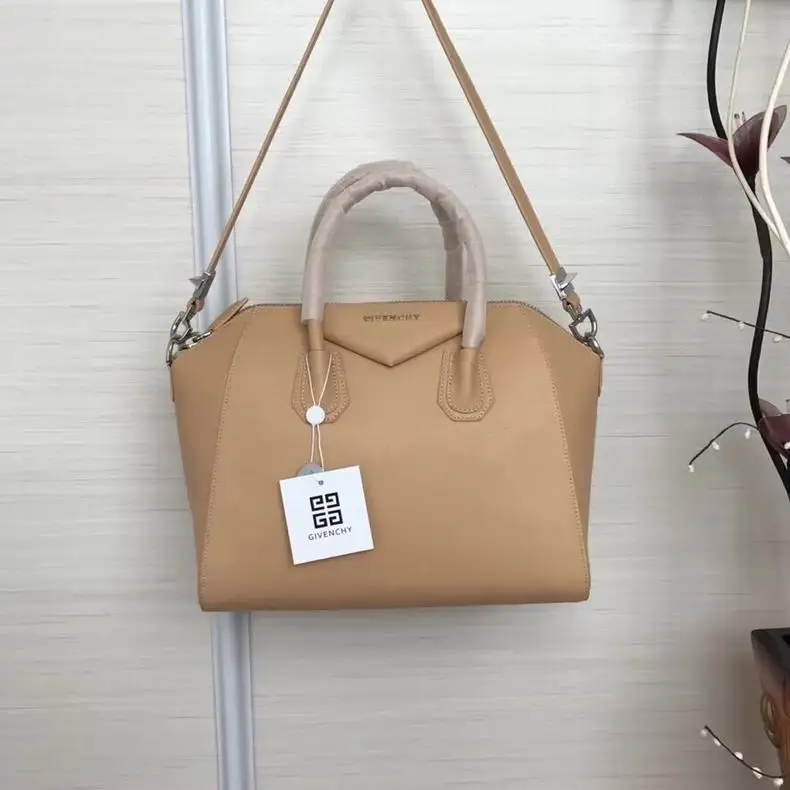 9981 82,M28 cm L33 cm sz (1)